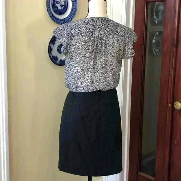 Banana Republic | Gray Belted Wool Blend Mini Skirt - Picture 3 of 7
